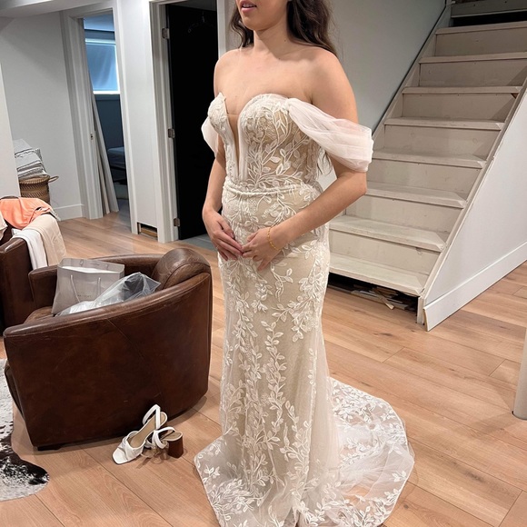 Calla Blanche Wedding Dress - Picture 3 of 3